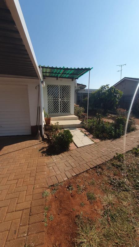 2 Bedroom Property for Sale in Wychwood Gauteng