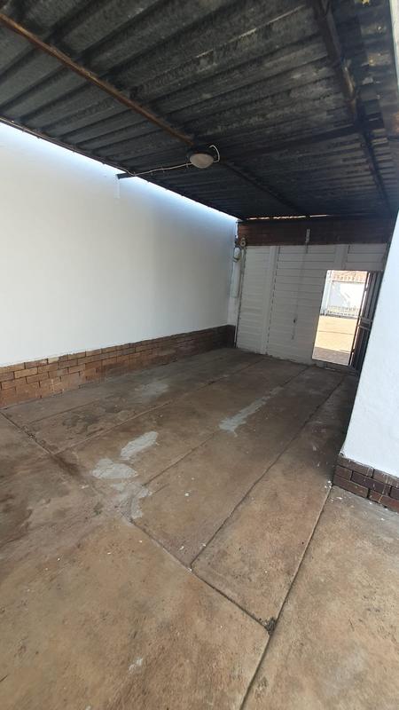 2 Bedroom Property for Sale in Wychwood Gauteng