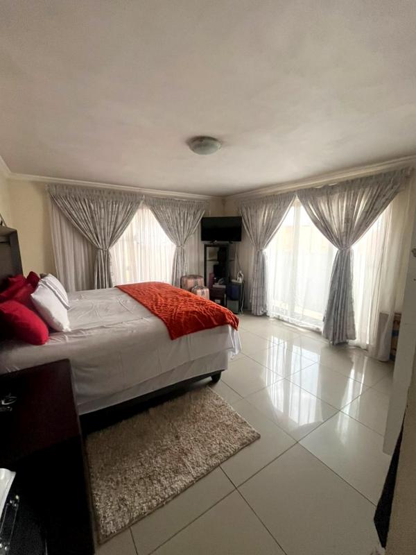 3 Bedroom Property for Sale in Emdeni Gauteng