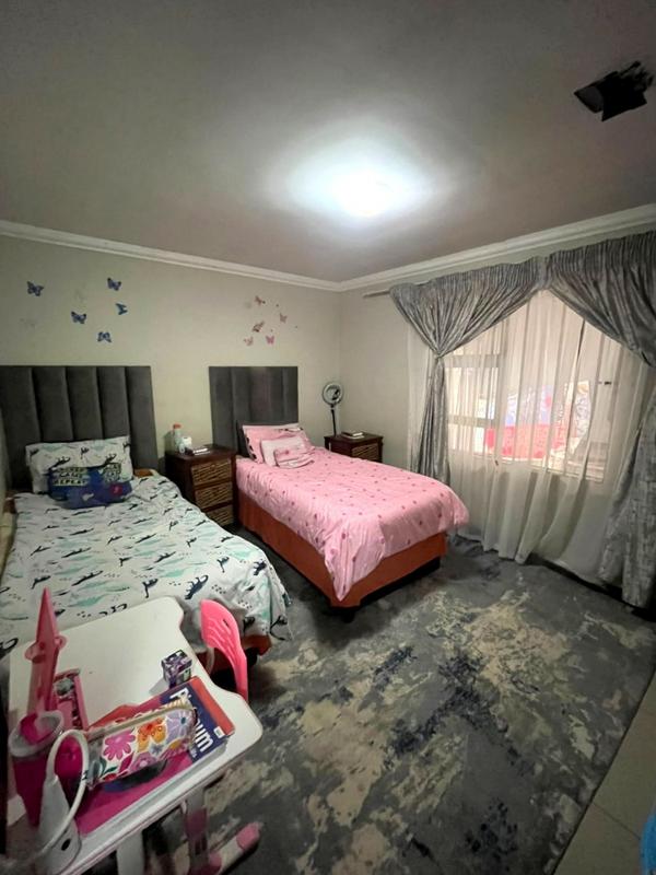 3 Bedroom Property for Sale in Emdeni Gauteng