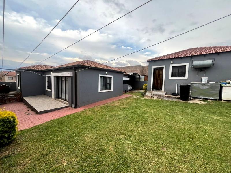 3 Bedroom Property for Sale in Emdeni Gauteng