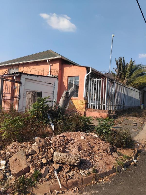 5 Bedroom Property for Sale in Brixton Gauteng