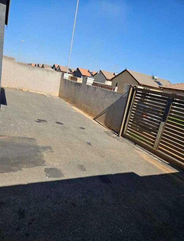 3 Bedroom Property for Sale in Daveyton Gauteng
