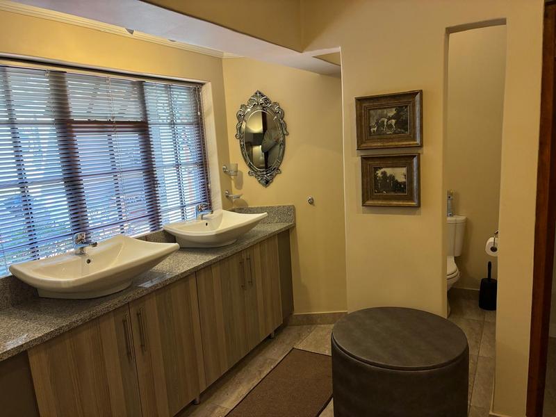 To Let 2 Bedroom Property for Rent in Waterkloof Ridge Gauteng