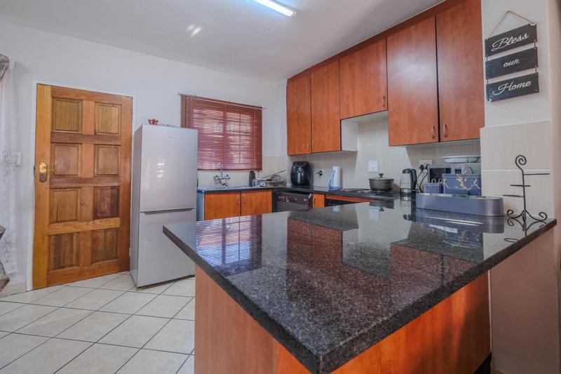 2 Bedroom Property for Sale in Vorna Valley Gauteng