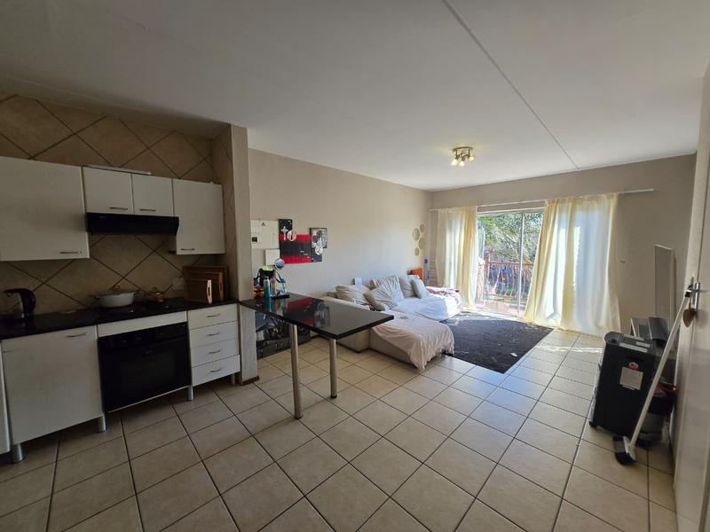 To Let 2 Bedroom Property for Rent in Weltevreden Park Gauteng