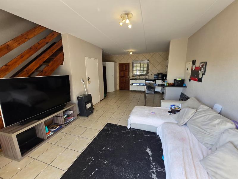 To Let 2 Bedroom Property for Rent in Weltevreden Park Gauteng