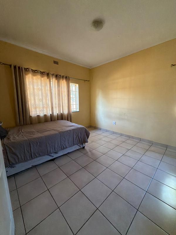 To Let 1 Bedroom Property for Rent in Lambton Gauteng