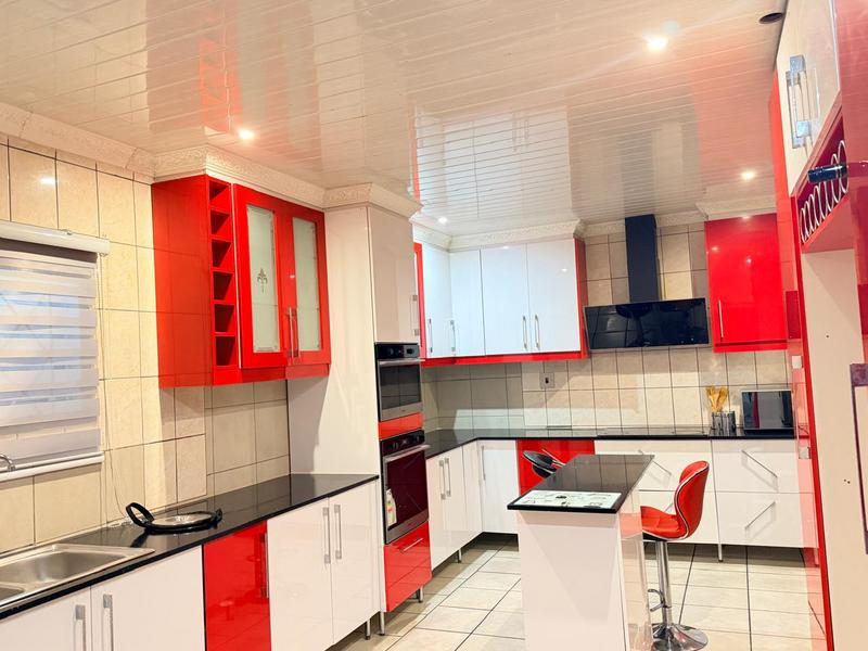 To Let 3 Bedroom Property for Rent in Birch Acres Gauteng