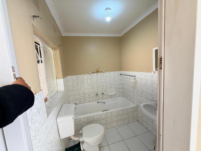 To Let 3 Bedroom Property for Rent in Birch Acres Gauteng
