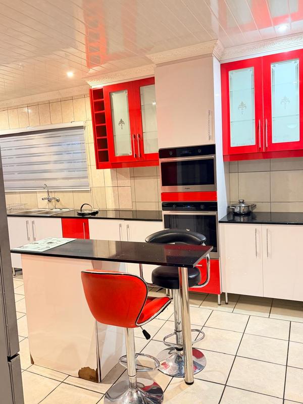To Let 3 Bedroom Property for Rent in Birch Acres Gauteng