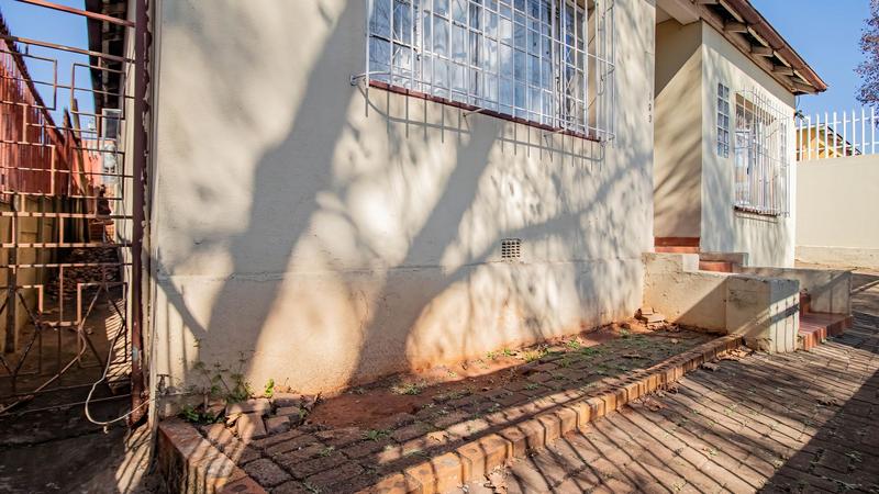 3 Bedroom Property for Sale in Bezuidenhout Valley Gauteng