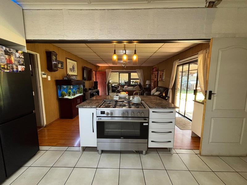 3 Bedroom Property for Sale in Martindale Gauteng