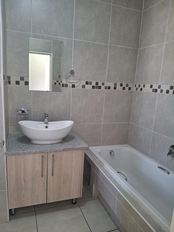 To Let 2 Bedroom Property for Rent in Victory Park Gauteng