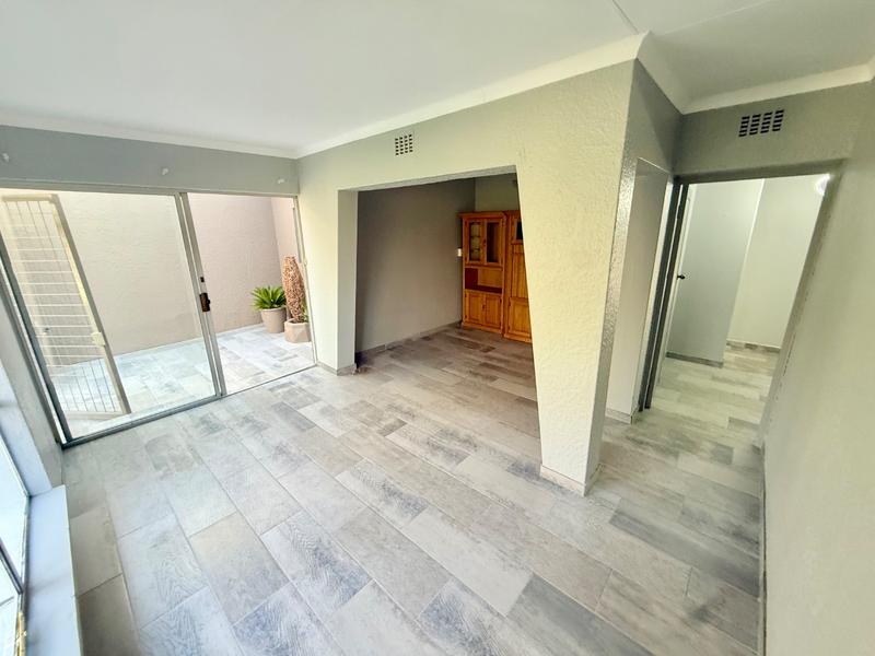 4 Bedroom Property for Sale in Flora Gardens Gauteng