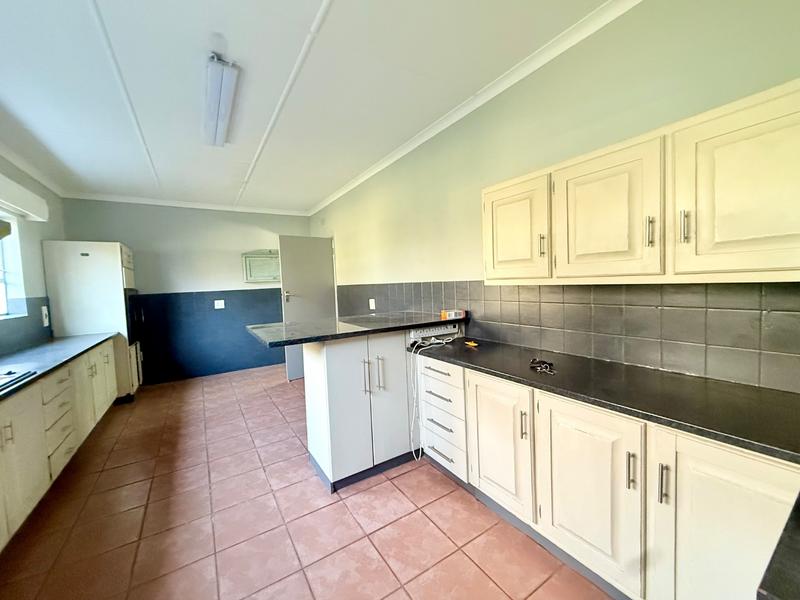 4 Bedroom Property for Sale in Flora Gardens Gauteng