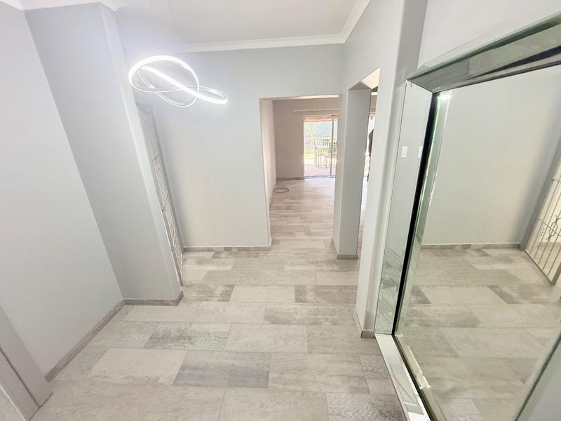 4 Bedroom Property for Sale in Flora Gardens Gauteng