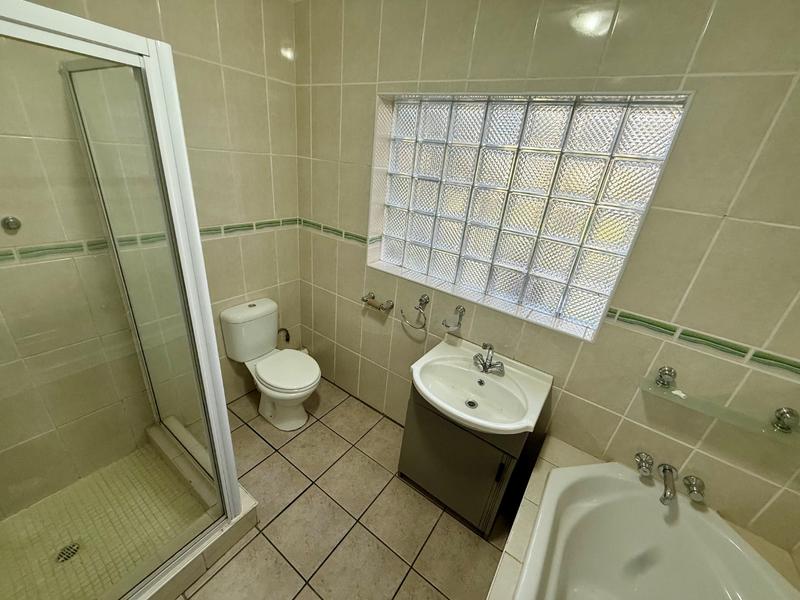 4 Bedroom Property for Sale in Flora Gardens Gauteng