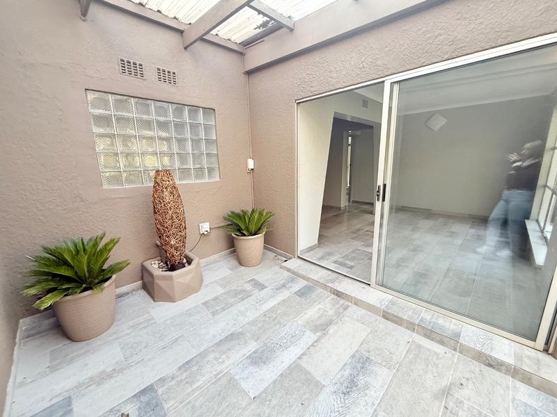 4 Bedroom Property for Sale in Flora Gardens Gauteng