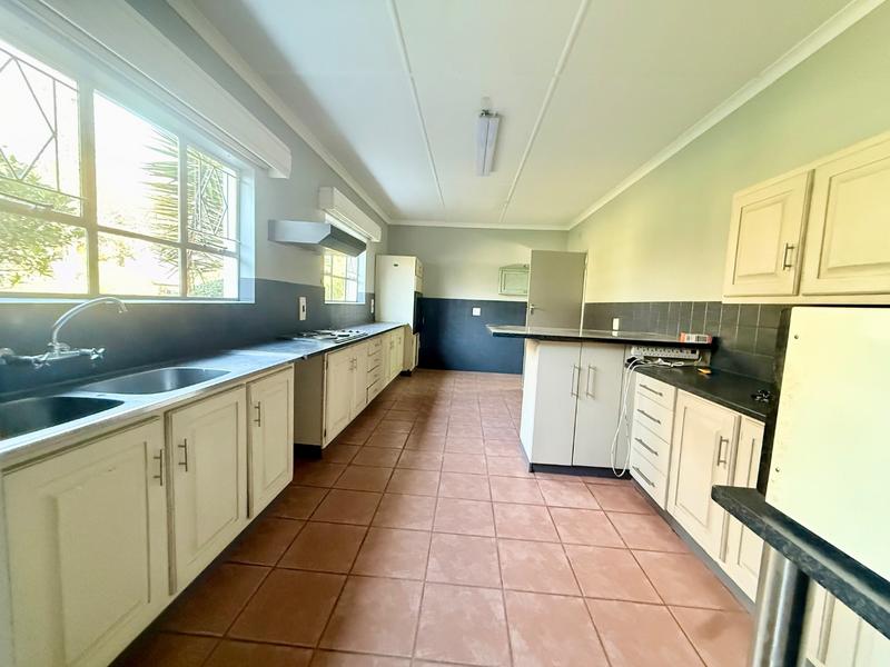 4 Bedroom Property for Sale in Flora Gardens Gauteng