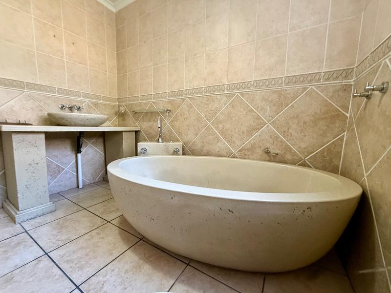 4 Bedroom Property for Sale in Flora Gardens Gauteng