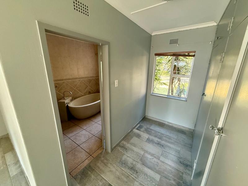 4 Bedroom Property for Sale in Flora Gardens Gauteng