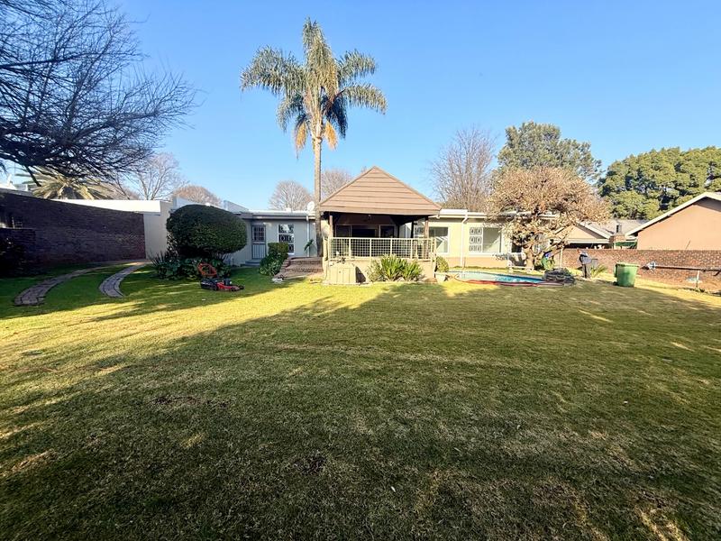 4 Bedroom Property for Sale in Flora Gardens Gauteng