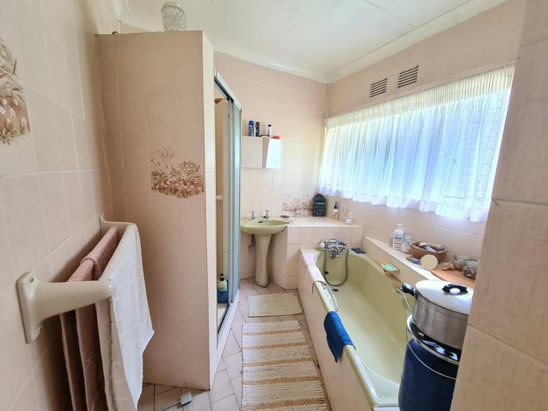 5 Bedroom Property for Sale in Mooilande Gauteng