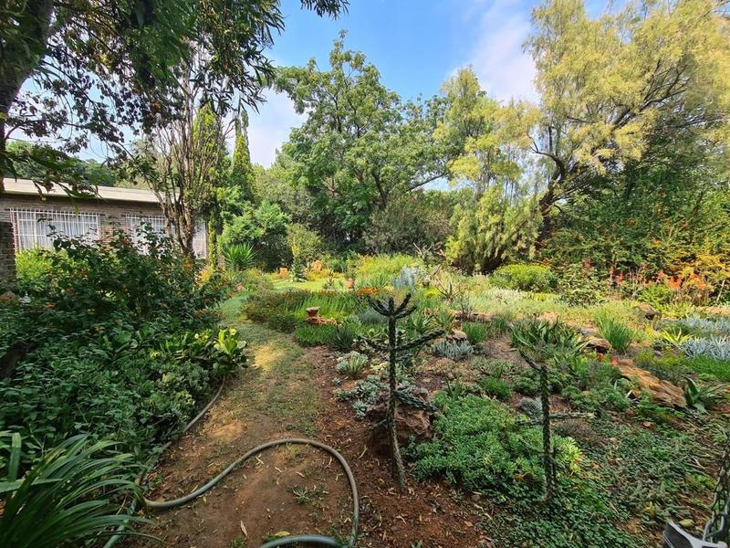 5 Bedroom Property for Sale in Mooilande Gauteng