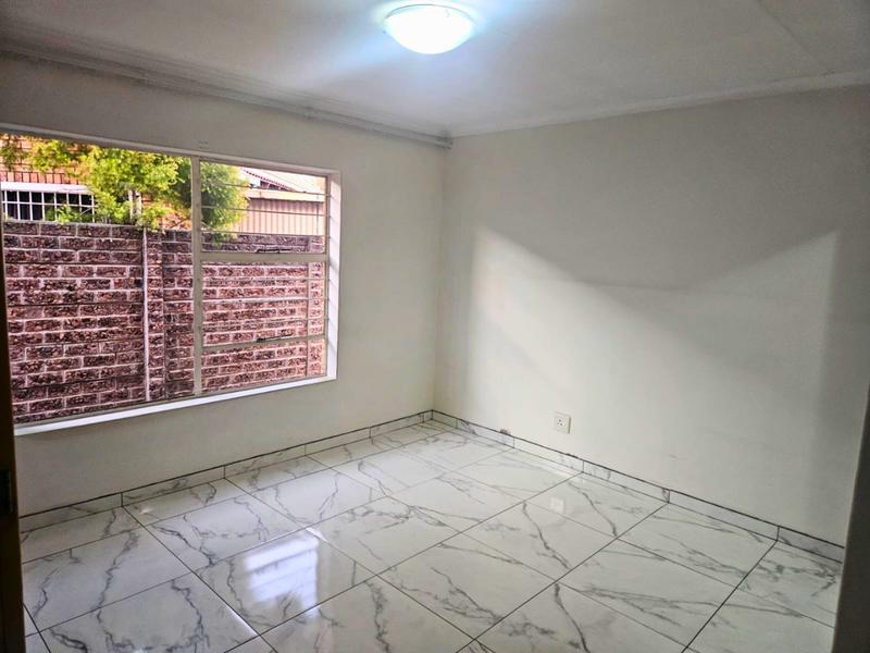 To Let 3 Bedroom Property for Rent in Bonaero Park Gauteng