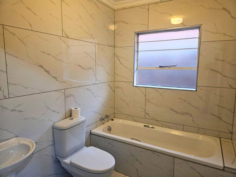 To Let 3 Bedroom Property for Rent in Bonaero Park Gauteng
