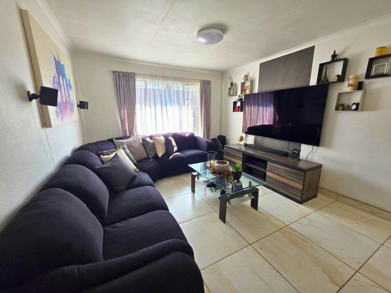1 Bedroom Property for Sale in Glen Marais Gauteng