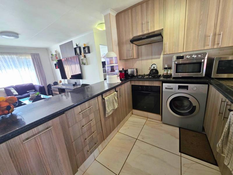 1 Bedroom Property for Sale in Glen Marais Gauteng