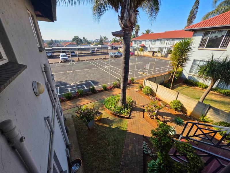 1 Bedroom Property for Sale in Glen Marais Gauteng