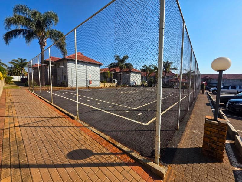 1 Bedroom Property for Sale in Glen Marais Gauteng