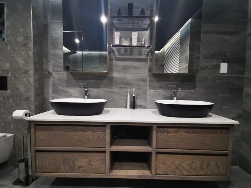 5 Bedroom Property for Sale in Waterkloof Ridge Gauteng