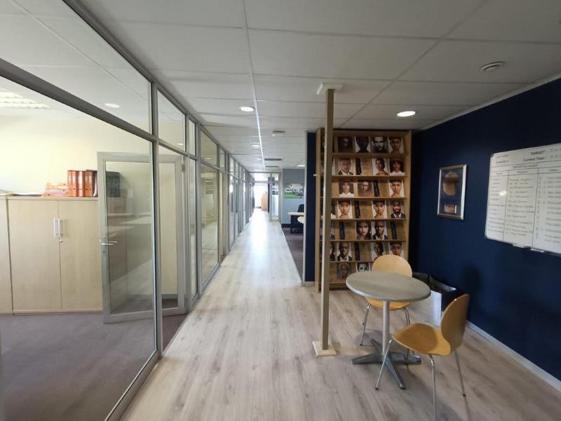 To Let Commercial Property for Rent in Strubensvallei Gauteng