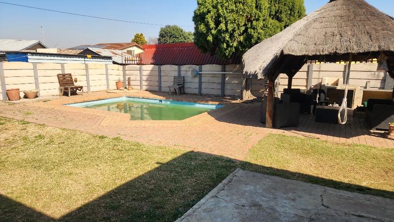 5 Bedroom Property for Sale in Van Dyk Park Gauteng