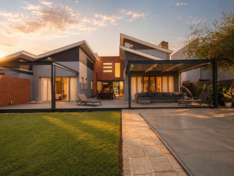 4 Bedroom Property for Sale in Midstream Ridge Gauteng