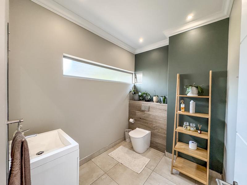 4 Bedroom Property for Sale in Midstream Ridge Gauteng