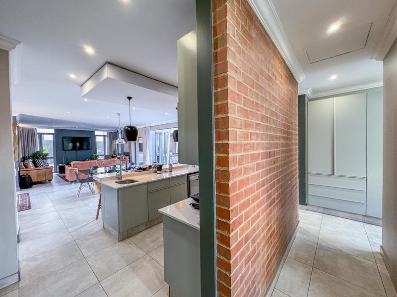 4 Bedroom Property for Sale in Midstream Ridge Gauteng
