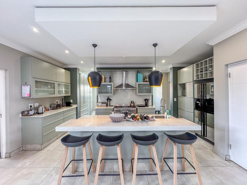 4 Bedroom Property for Sale in Midstream Ridge Gauteng