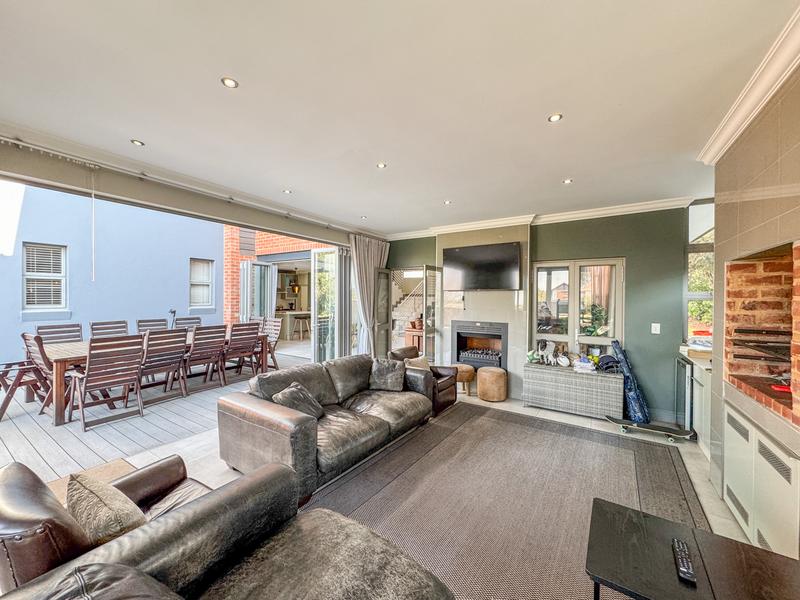 4 Bedroom Property for Sale in Midstream Ridge Gauteng