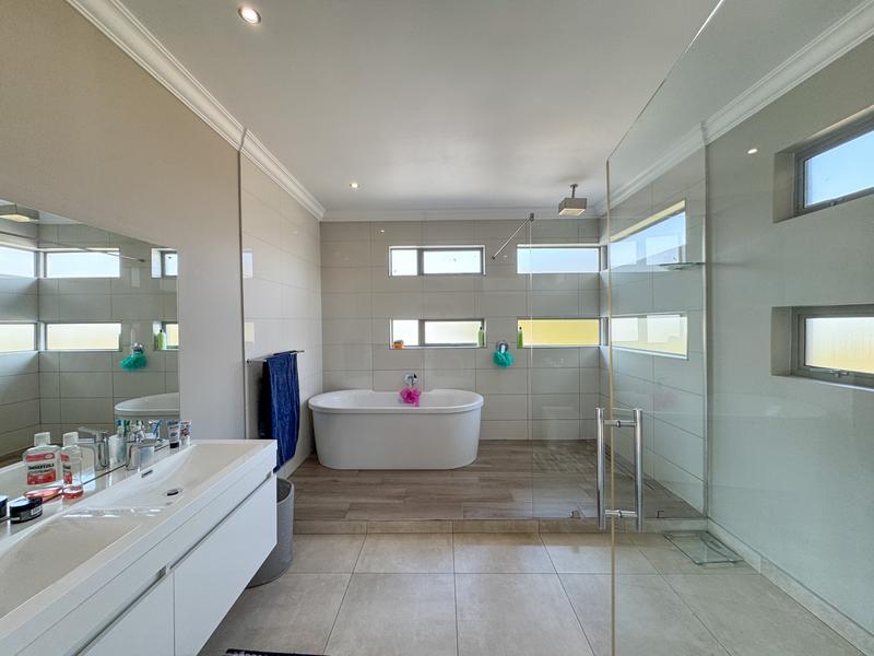 4 Bedroom Property for Sale in Midstream Ridge Gauteng