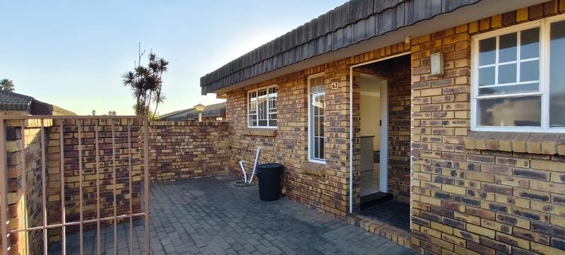 1 Bedroom Property for Sale in Norton Park Gauteng