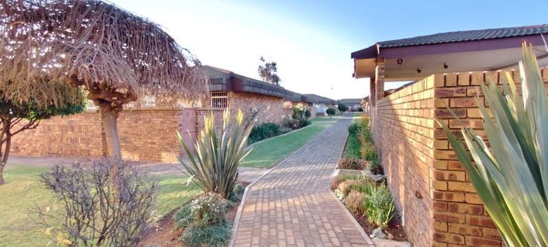 1 Bedroom Property for Sale in Norton Park Gauteng