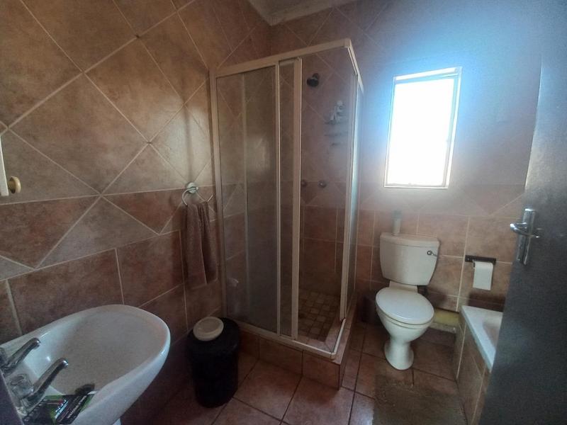 2 Bedroom Property for Sale in Garsfontein Gauteng