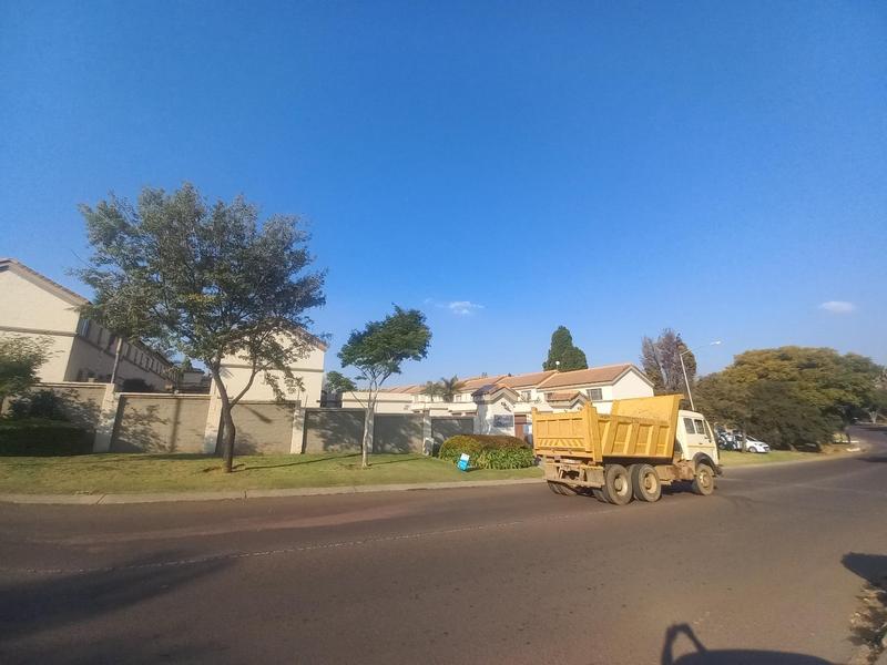 2 Bedroom Property for Sale in Garsfontein Gauteng