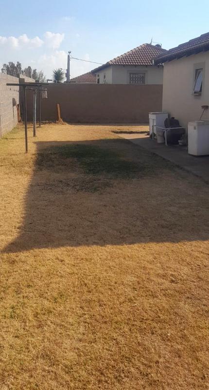 2 Bedroom Property for Sale in Lufhereng Gauteng