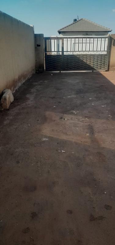 2 Bedroom Property for Sale in Lufhereng Gauteng